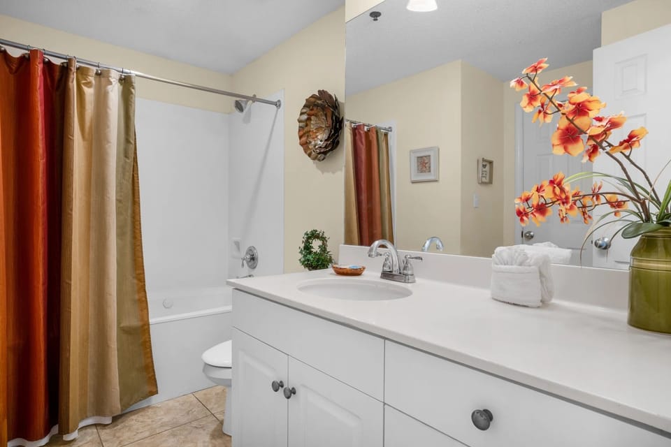 Guest bathroom 