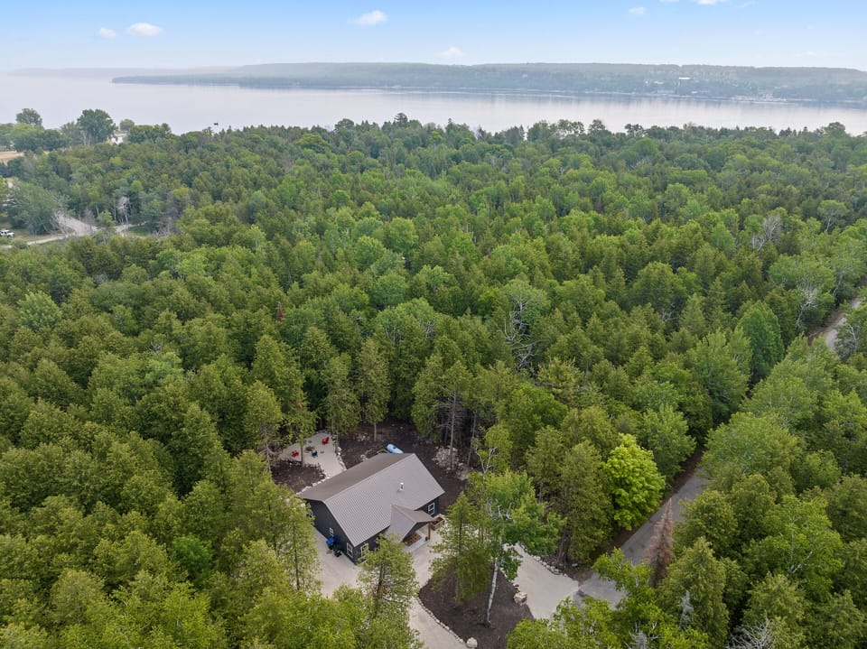 Wooded privacy - yet close to Egg Harbor attractions
