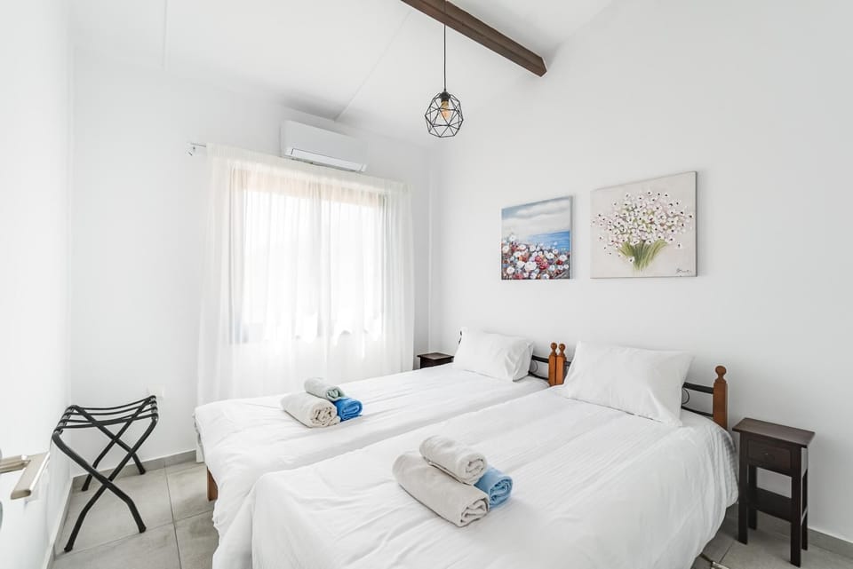 Twin size beds
Shared bathroom