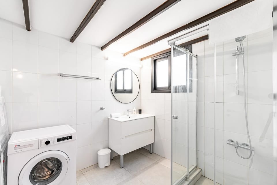 Walk-in shower