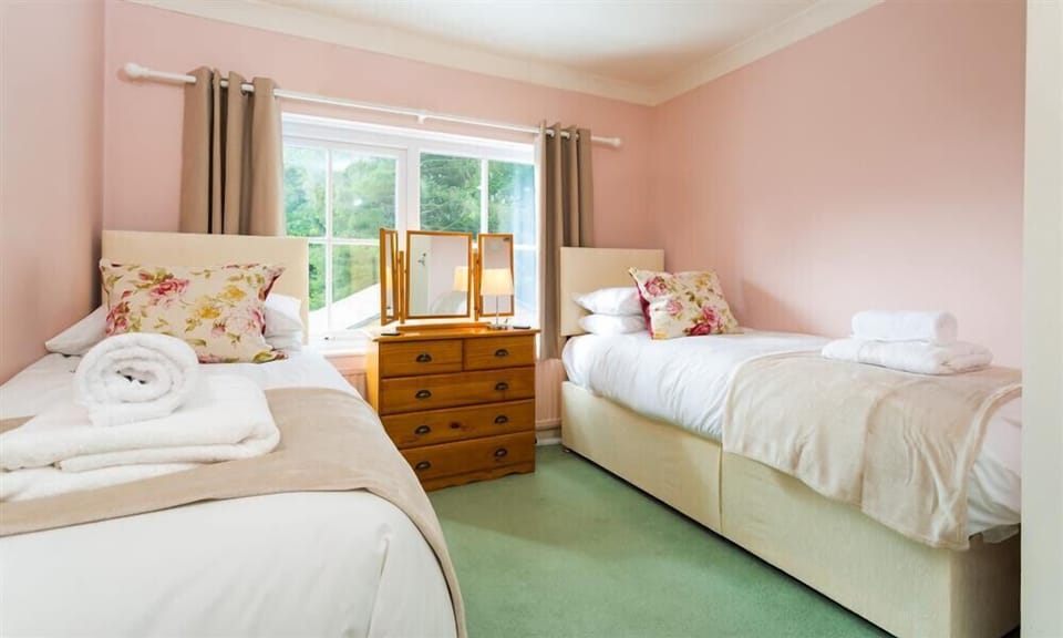 6 bedrooms, individually decorated, individually furnished, free WiFi