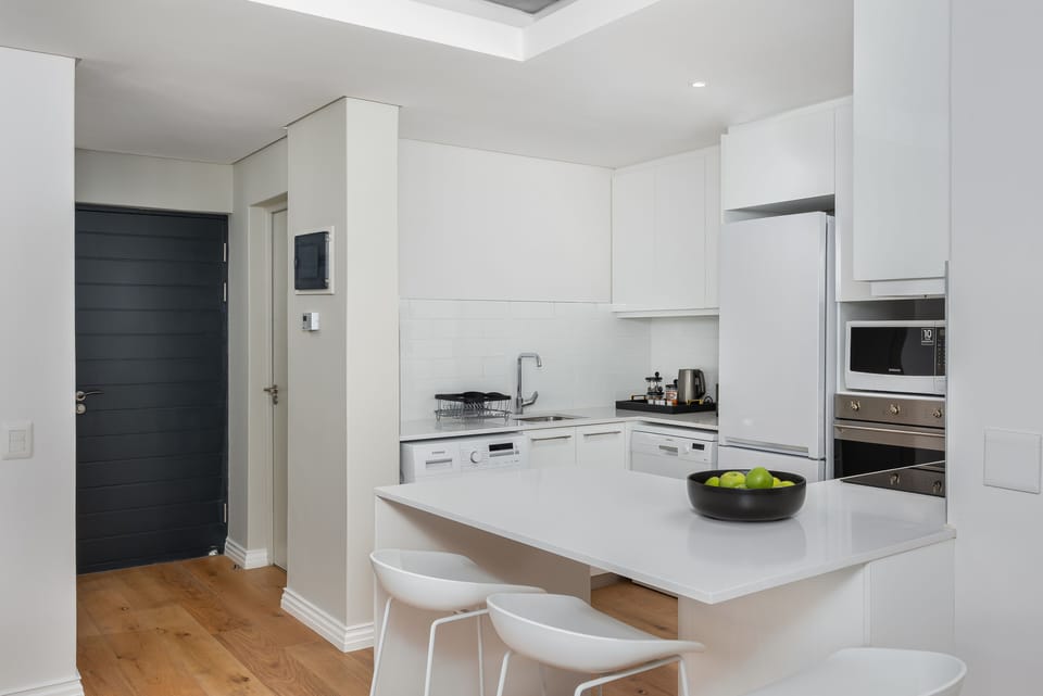 Exclusive Apartment | Private kitchen | Fridge, microwave, oven, stovetop
