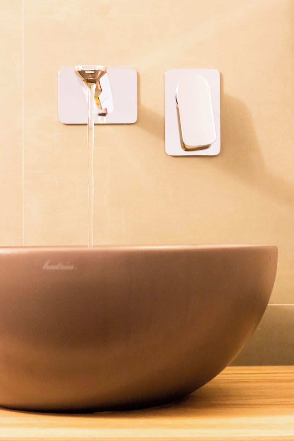 Luxury Apartment | In-room safe, blackout drapes, iron/ironing board (on request)