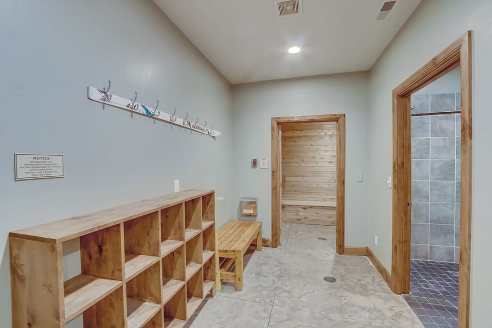 Park Ave Condos Clubhouse Bathroom