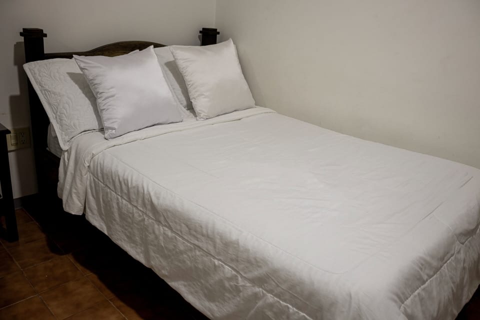 WiFi (free), bed sheets