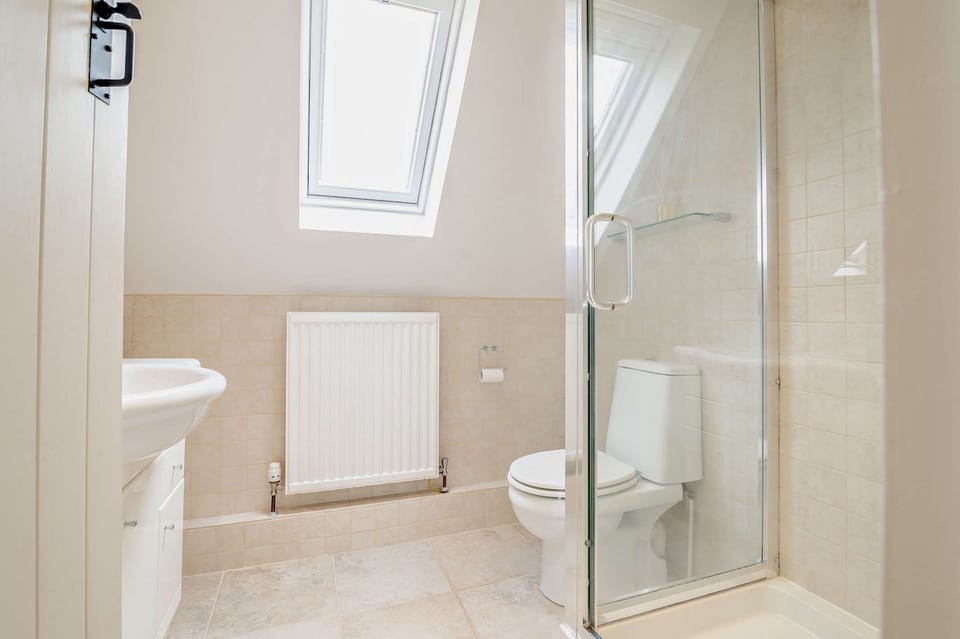 Smuggsbarn Cottage Shower Room - StayCotswold