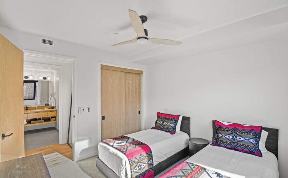 Guest bedroom with two twin beds