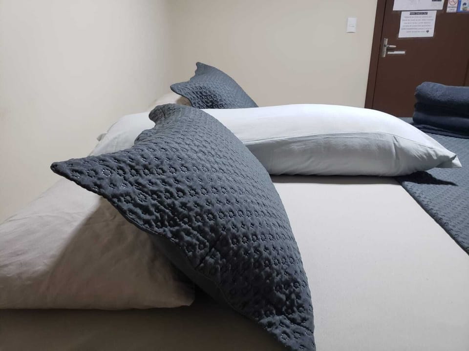 Comfort Room | 1 bedroom, iron/ironing board (on request), WiFi (free), bed sheets