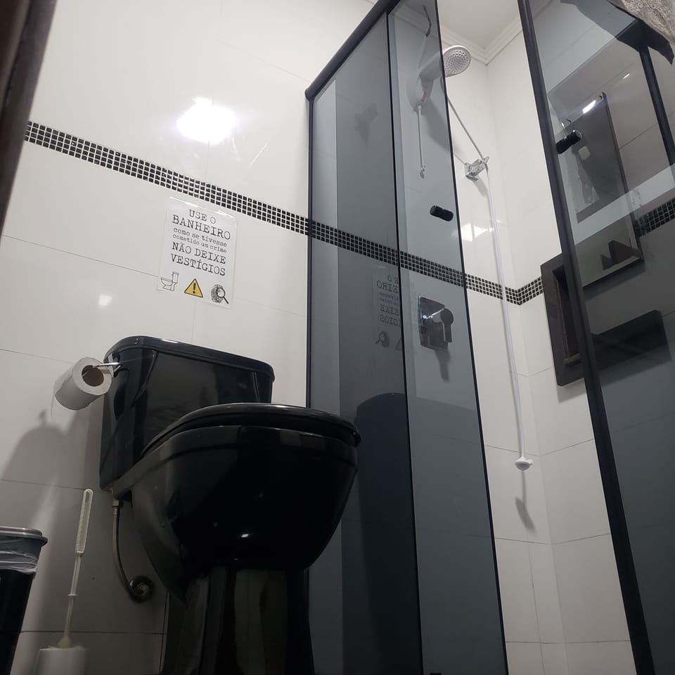 Comfort Room | Bathroom | Shower, towels, toilet paper