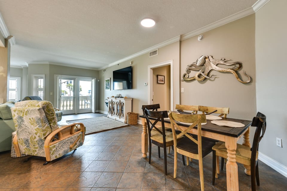 Dining Room | Fully Equipped Kitchen