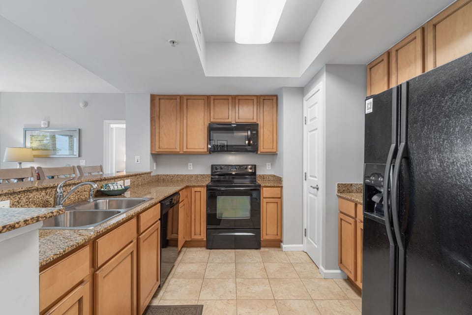 Beautiful updated kitchen, granite countertops