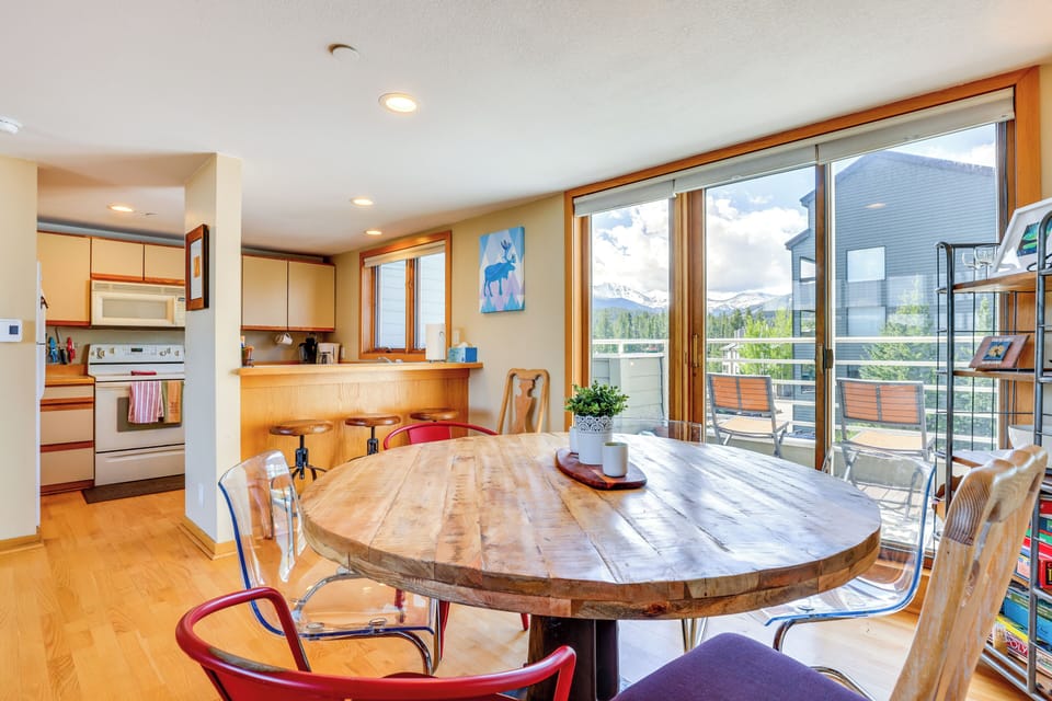 Dining Area | 2nd Floor | Free WiFi | Central Heating