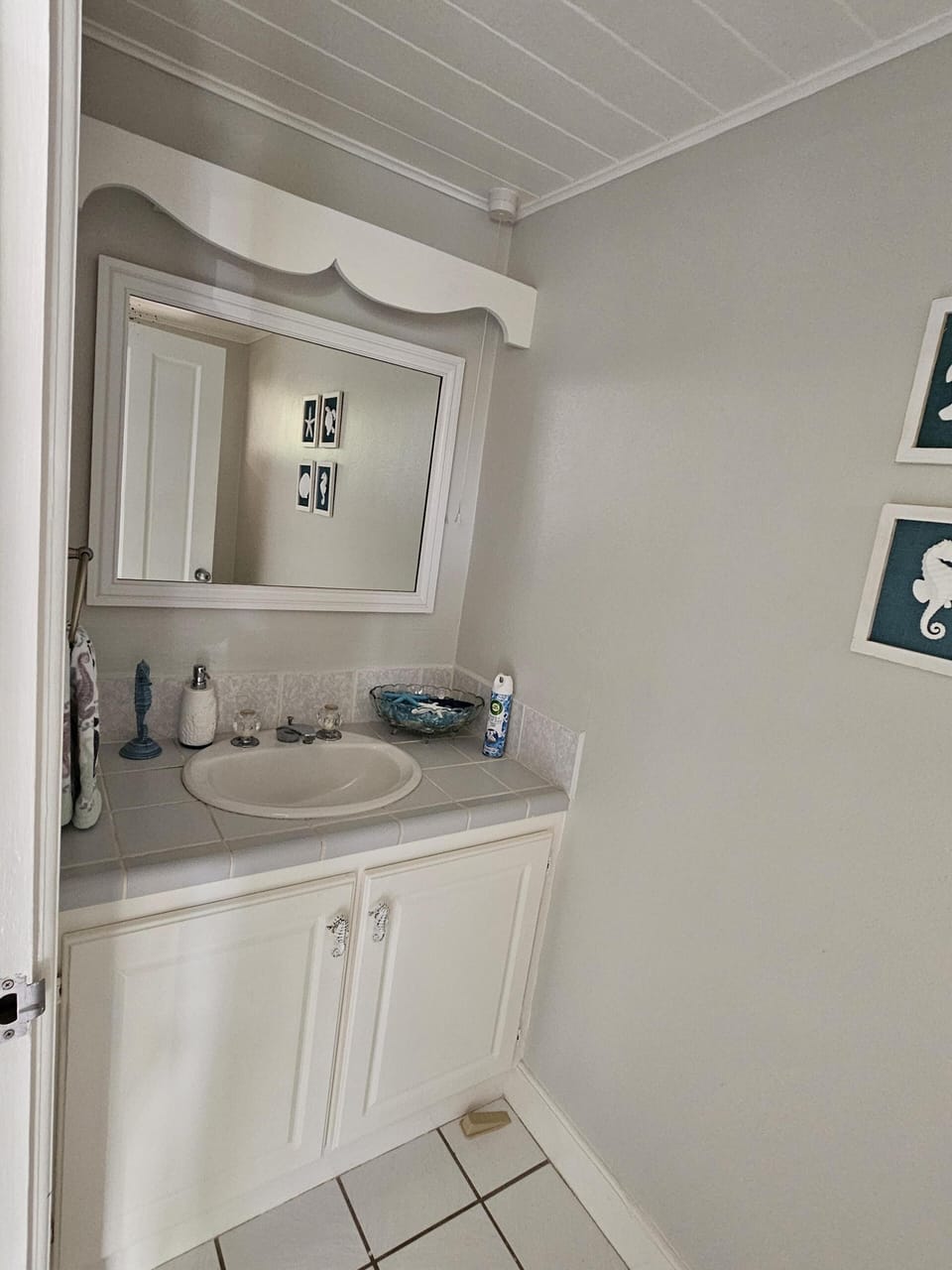 Powder room