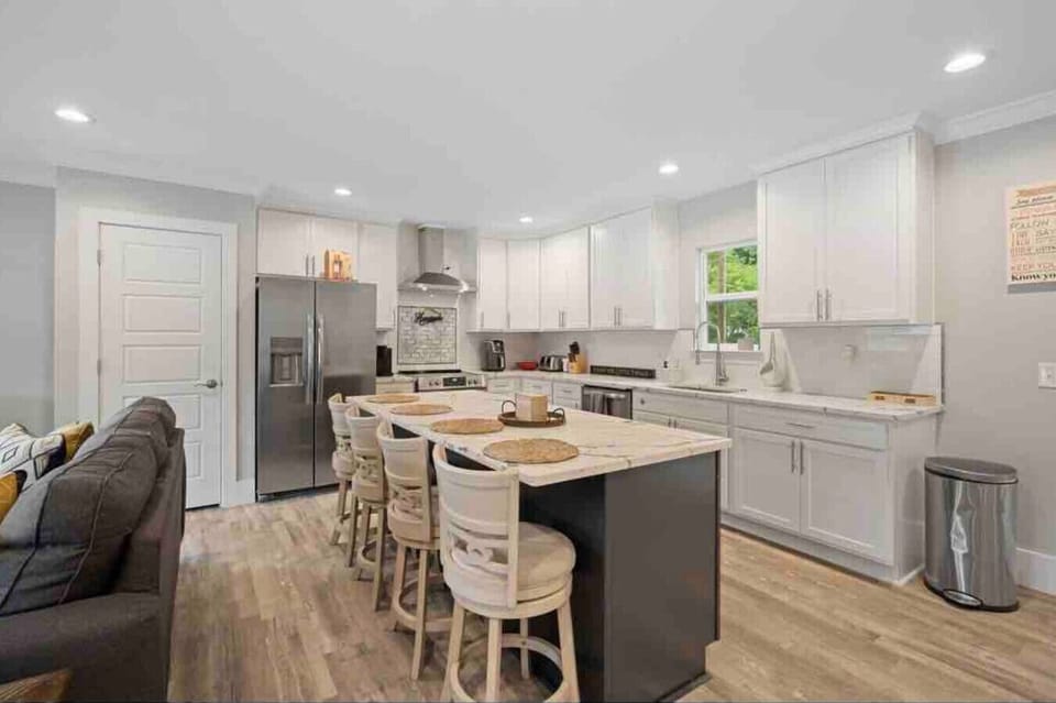 Spacious Gourmet Kitchen