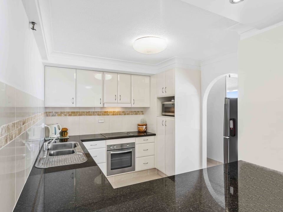 fully equipped kitchen