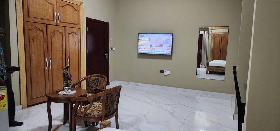 Deluxe Room | In-room safe, desk, laptop workspace, WiFi (free)
