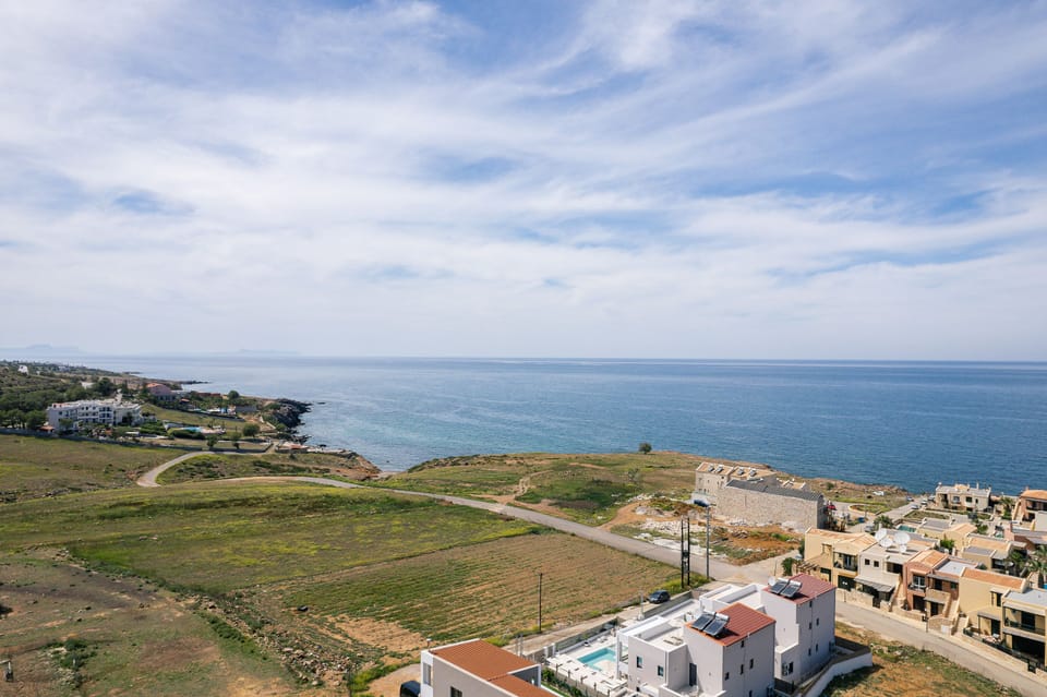 Beautiful beaches are within easy reach. 