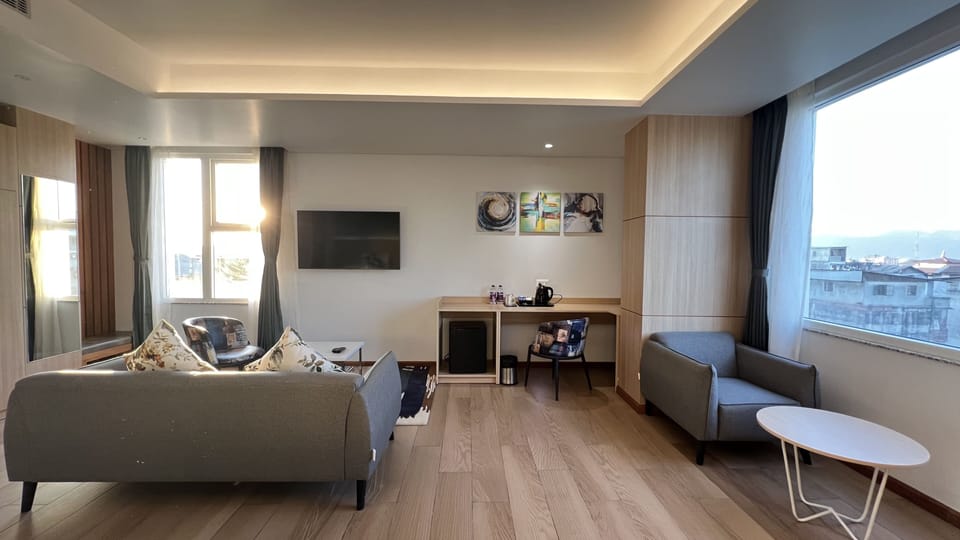 Family Room | In-room safe, desk, laptop workspace, soundproofing