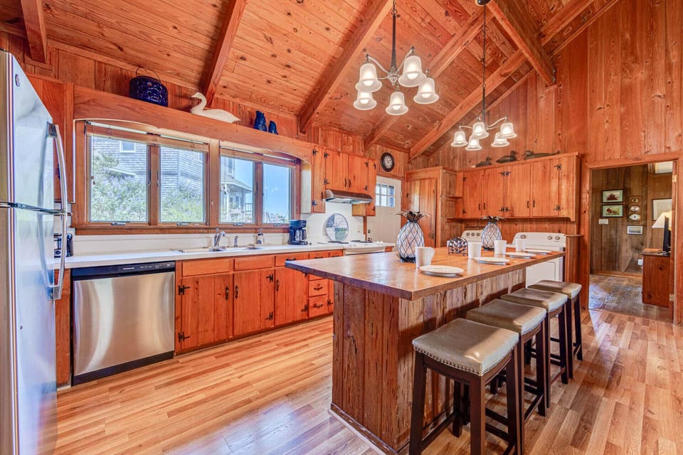 11-Surf-Or-Sound-Realty-1131-Boxley House-Kitchen-02