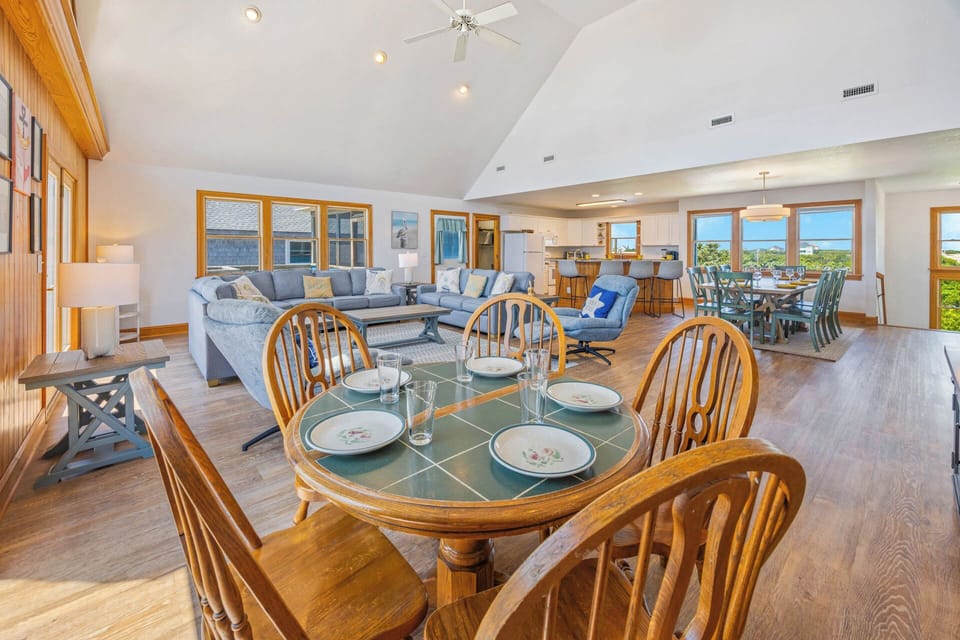 Surf or Sound Realty - 1129 - Sea Queen - Great Room -7