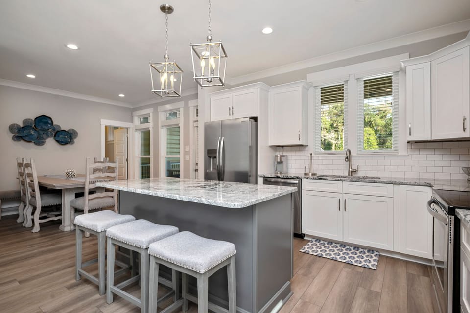Kitchen Main Floor