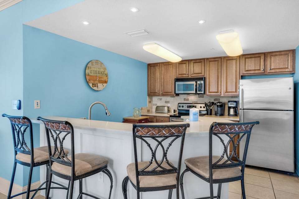 Eat-in bar seating
