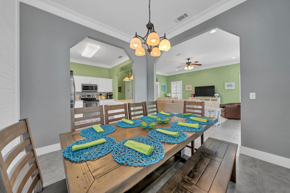 Dining for 8