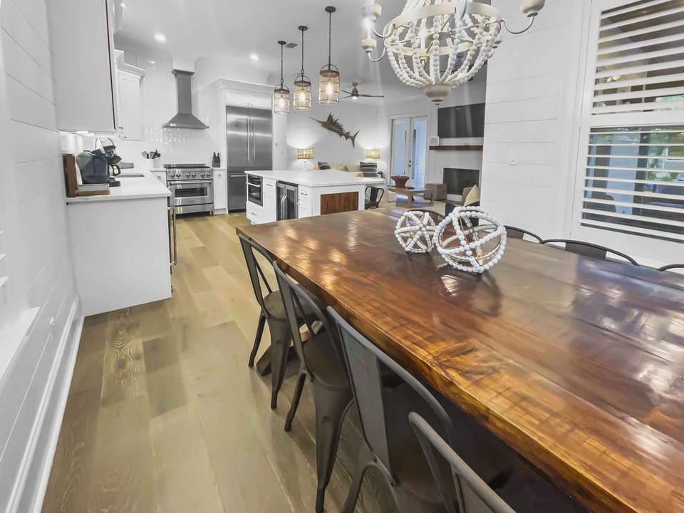 House, 4 Bedrooms | Private kitchen | Coffee/tea maker, fridge, oven