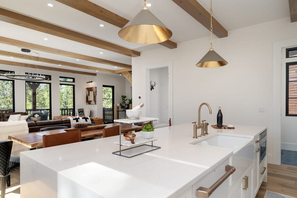 Cabin, 4 Bedrooms | Private kitchen | Fridge, oven, coffee/tea maker, toaster