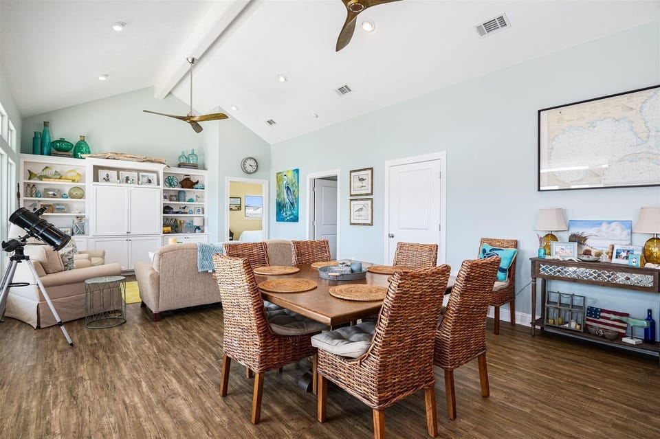 House, 4 Bedrooms | Dining