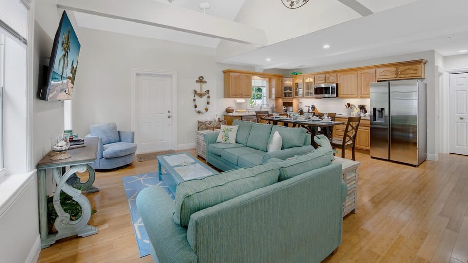 Vaulted ceilings give the living area an airy feel...