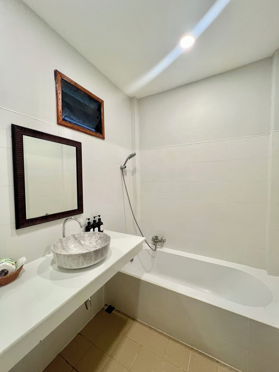 Family Triple Room With Sea View | Bathroom | Free toiletries, hair dryer, bidet, towels