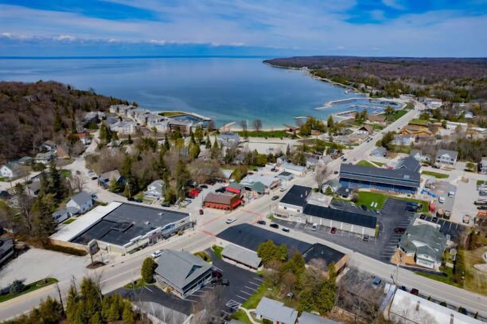 Just a 15-minute walk or a 5-minute bike ride to downtown Sister Bay! Plus, we provide four complimentary adult bikes and helmets for you to explore and enjoy!