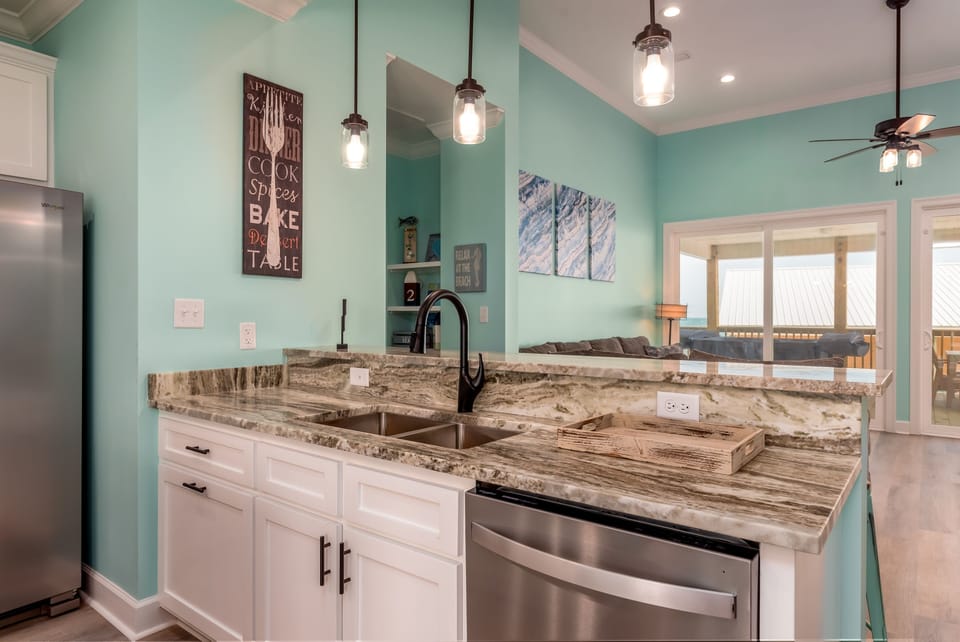 House, 4 Bedrooms | Private kitchen | Fridge, oven, coffee/tea maker, toaster