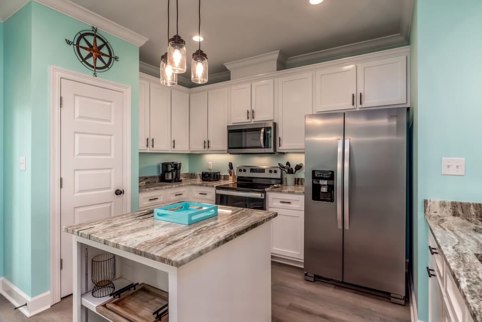 House, 4 Bedrooms | Private kitchen | Fridge, oven, coffee/tea maker, toaster