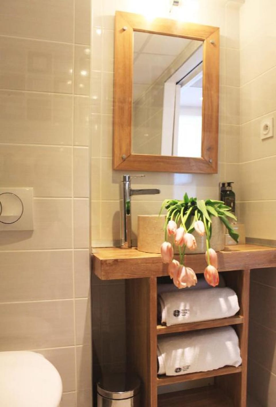 Double Room, Sea View | Bathroom | Free toiletries, hair dryer, towels