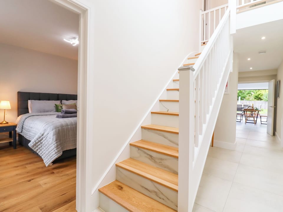 Cottage | 4 bedrooms, WiFi (free), individually decorated, individually furnished