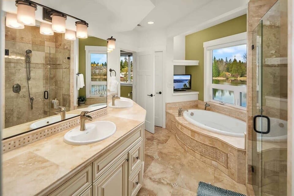The master bathroom.