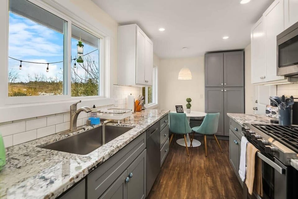 Our clean and well equipped kitchen!