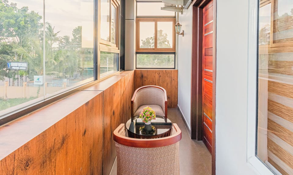 Standard Double Room | Desk, iron/ironing board