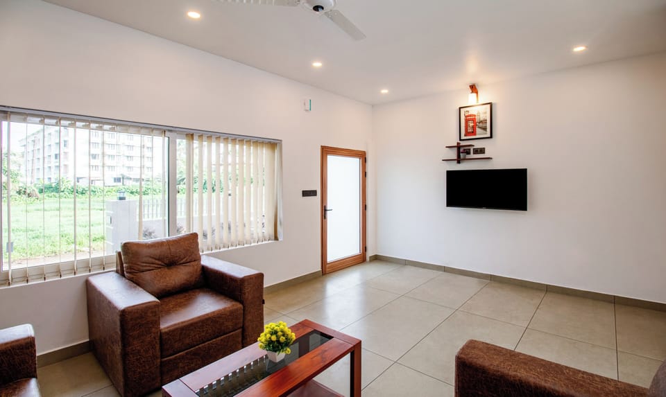 Premium Double Room | Desk, iron/ironing board