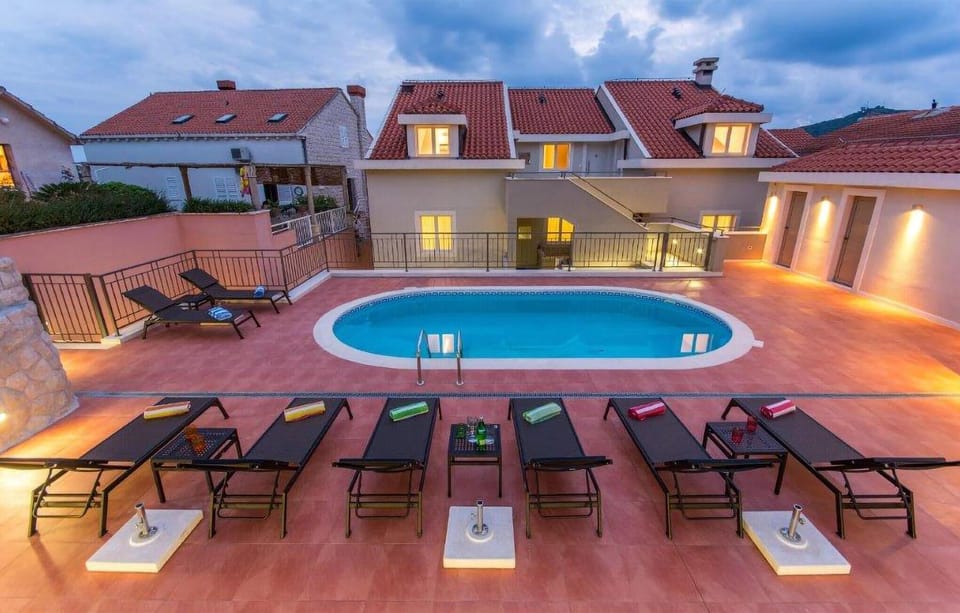 pool