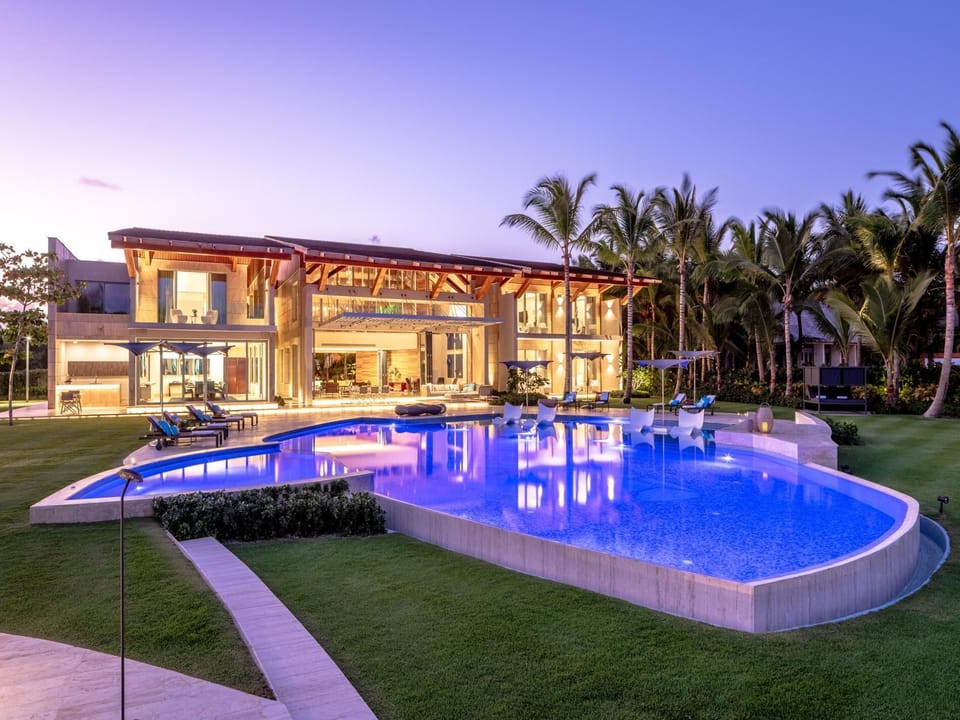 Villa Tartaruga - Ocean-front villa with unique amenities and full service staff (3802)