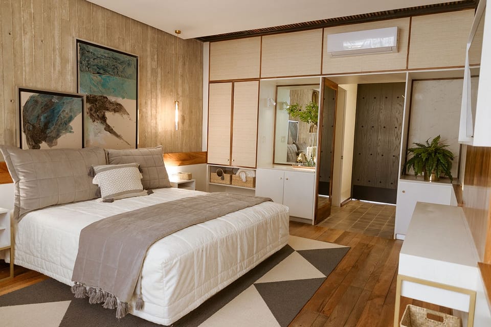 Deluxe Room, 1 King Bed, Resort View | 1 bedroom, premium bedding, minibar, in-room safe