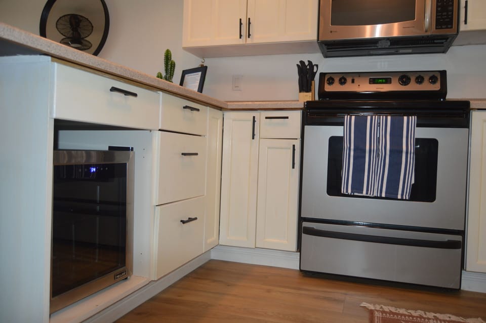 Modern Appliances & Wine Cooler 