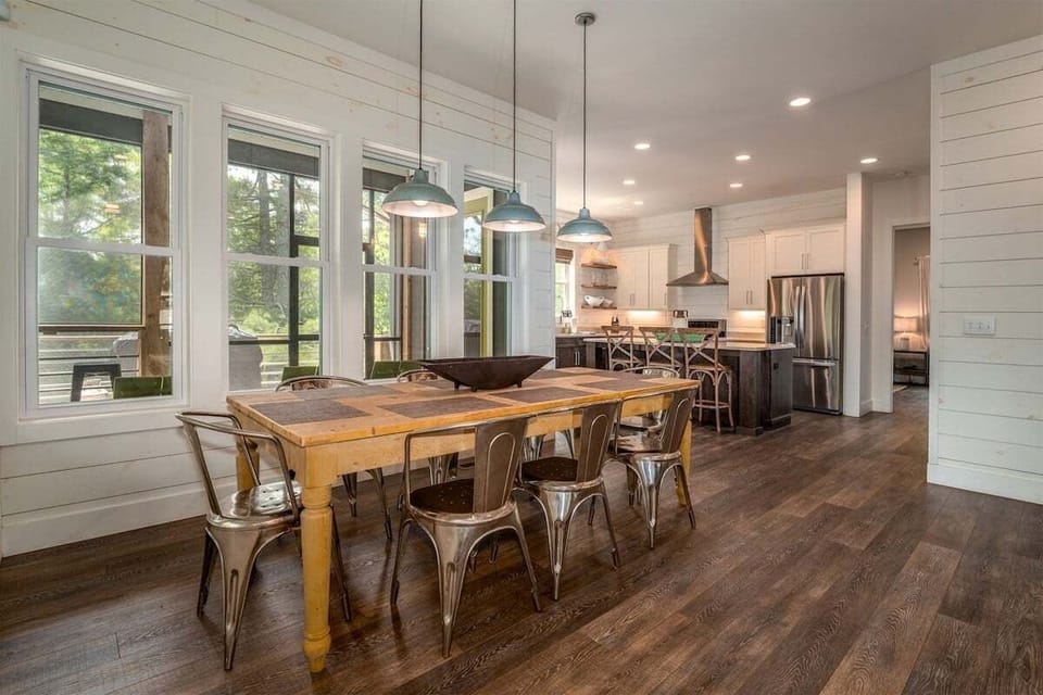 Dining Area into Kitchen