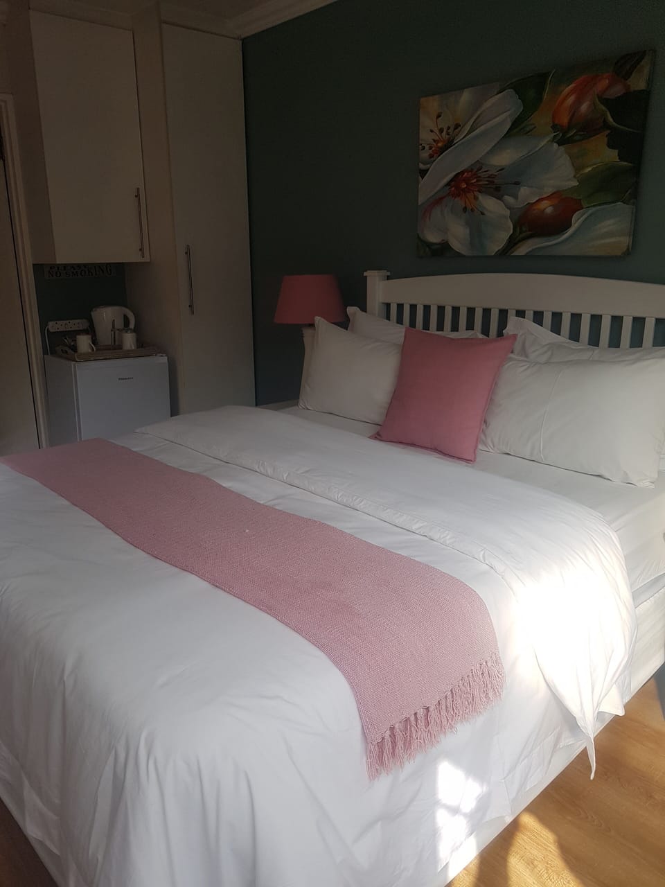 Individually furnished, desk, laptop workspace, free WiFi