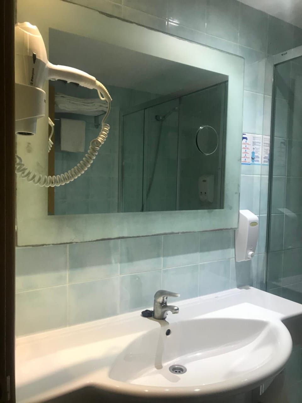 Shower, towels