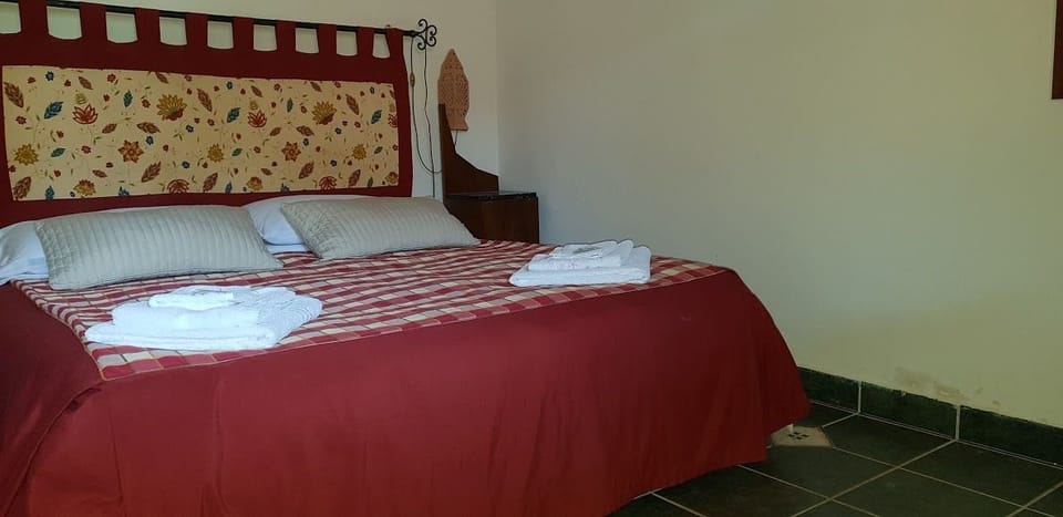 Classic Double Room | Desk, cribs/infant beds, rollaway beds, free WiFi