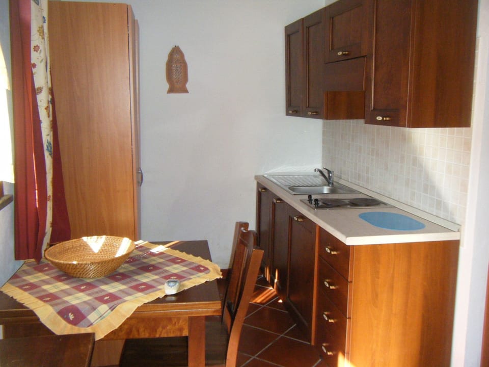 Apartment, 1 Bedroom | Private kitchenette